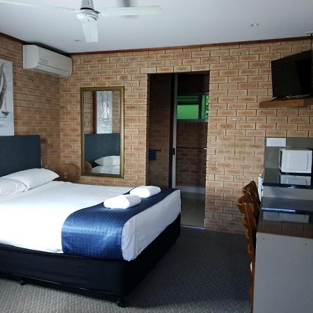 Pacific Paradise Airport Motel Bagian luar foto