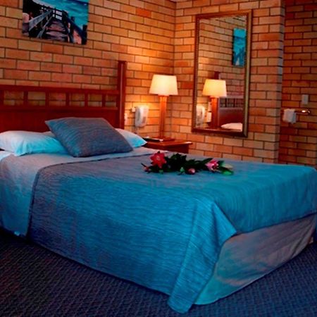 Pacific Paradise Airport Motel Bagian luar foto