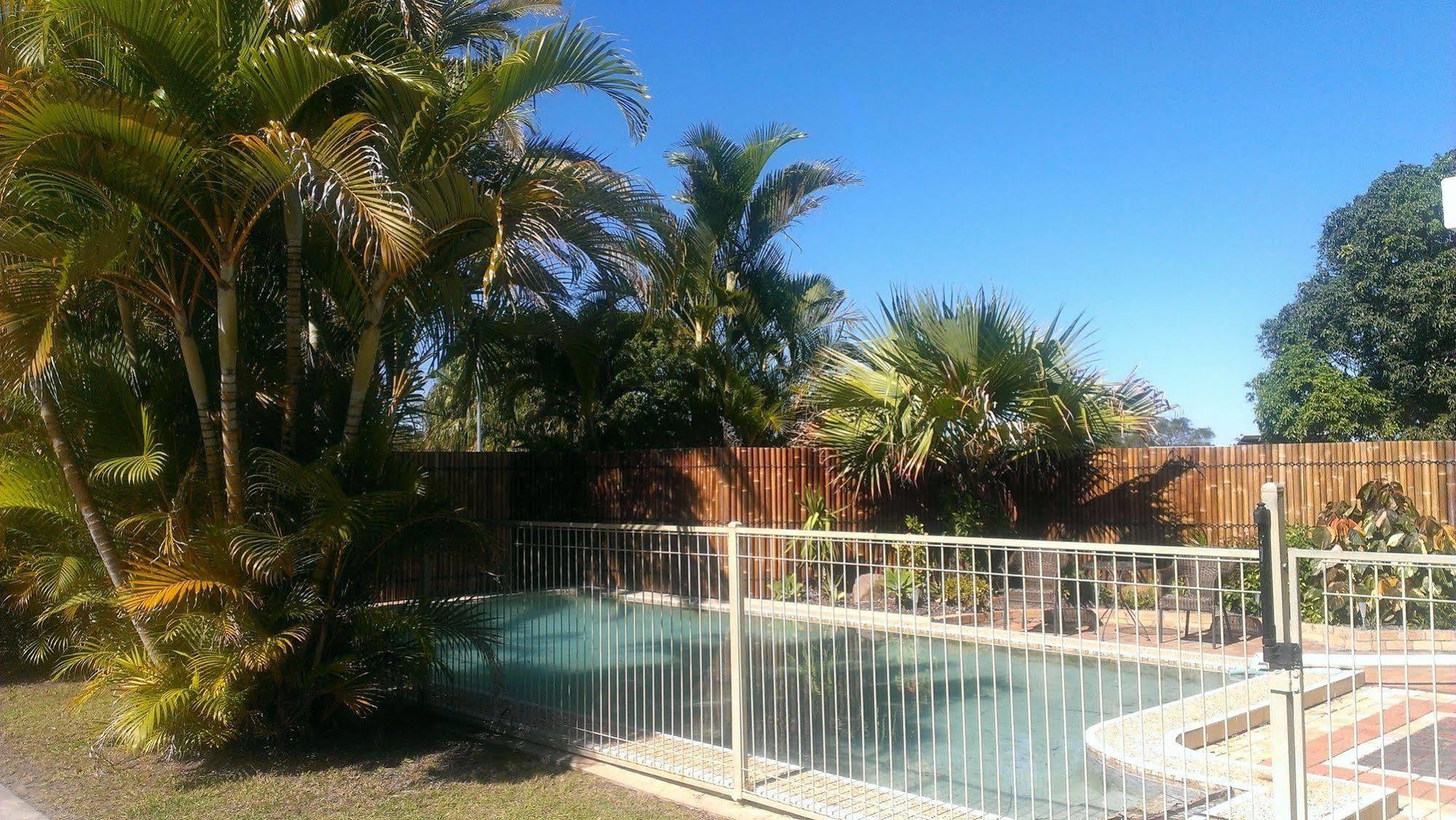 Pacific Paradise Airport Motel Bagian luar foto
